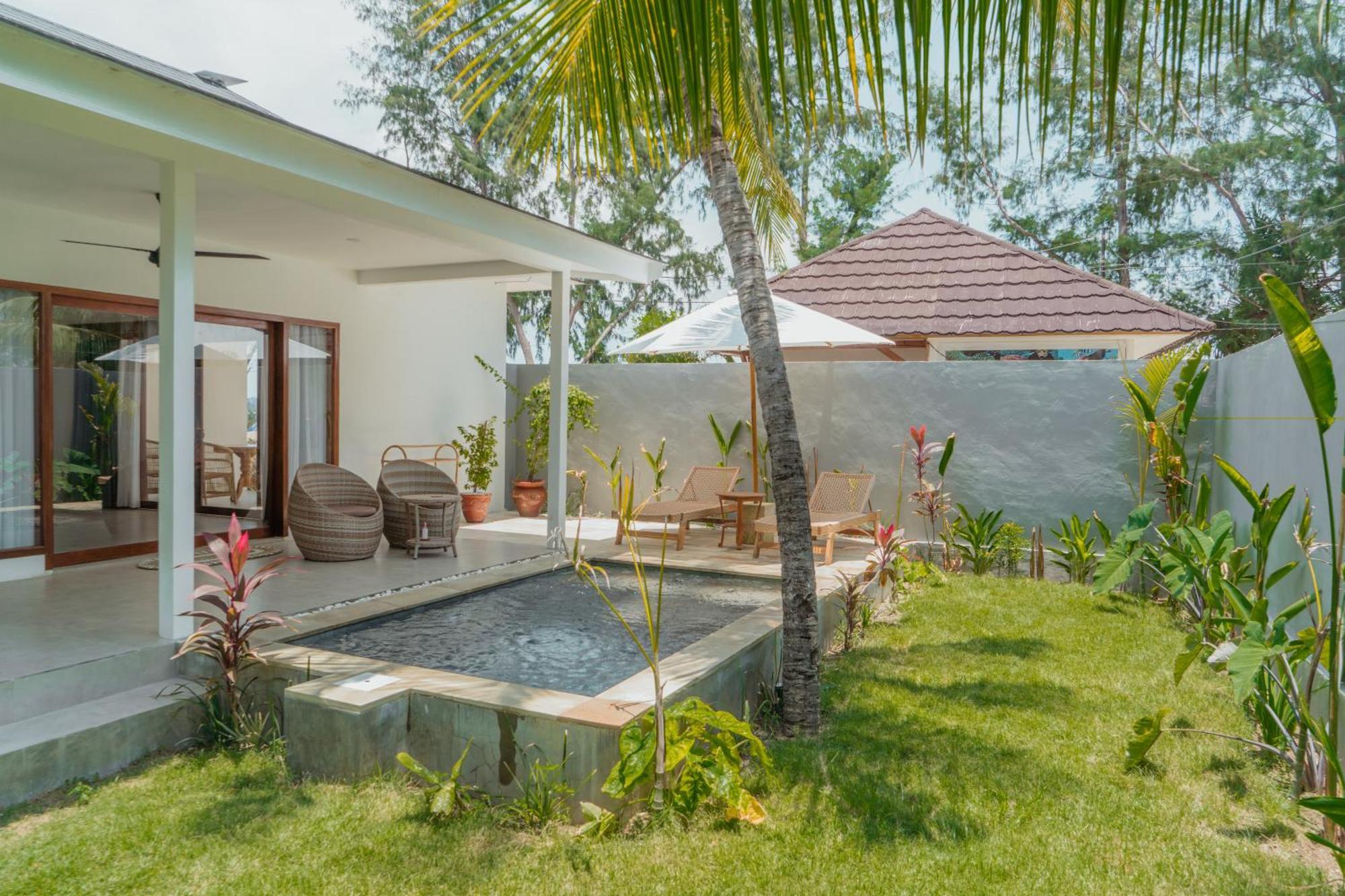 Sunscape Villa - Beachfront And Private Pool Gili Air Eksteriør billede