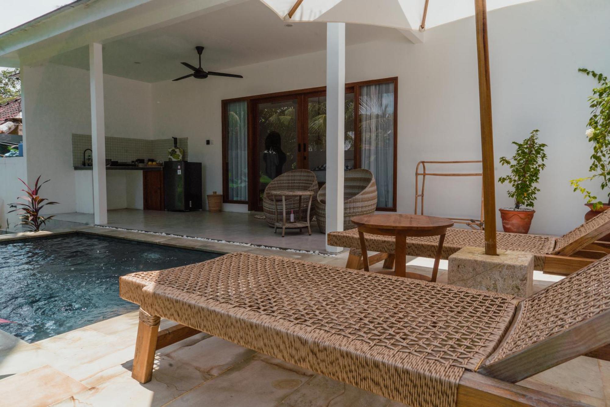 Sunscape Villa - Beachfront And Private Pool Gili Air Eksteriør billede